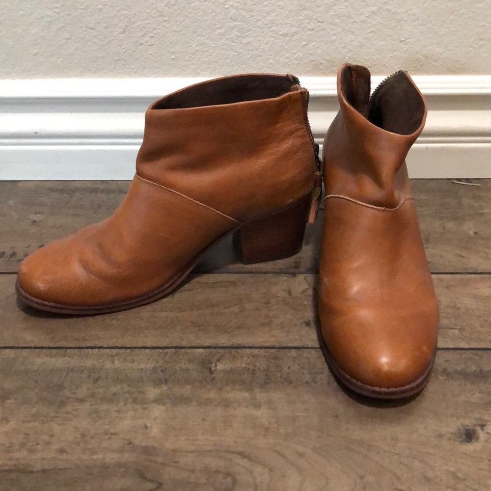 Toms Leather boots